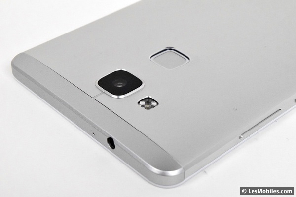 Huawei Ascend Mate 7 : appareil photo et lecteur d'empreinte