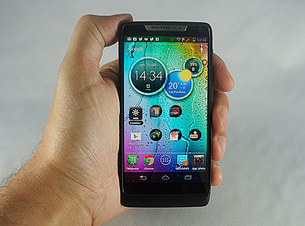 Motorola Razr i : prise en main