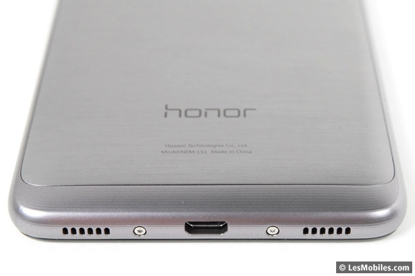 Honor 5C : microUSB et haut-parleur