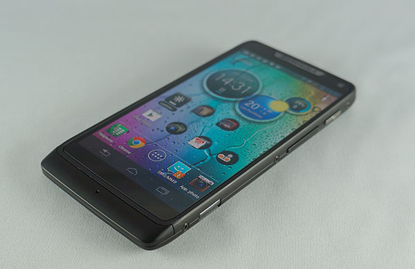 Motorola Razr i : design