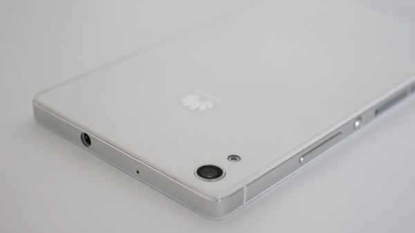 Huawei Ascend P7 : prise casque