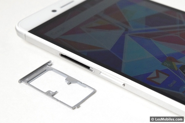 Archos Diamond Plus : double tiroir SIM / microSD