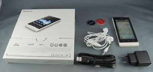 Test Sony Xperia sola : contenu du pack