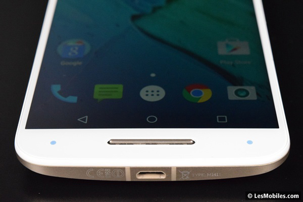 Motorola Moto X Style : port microUSB et haut-parleur bas